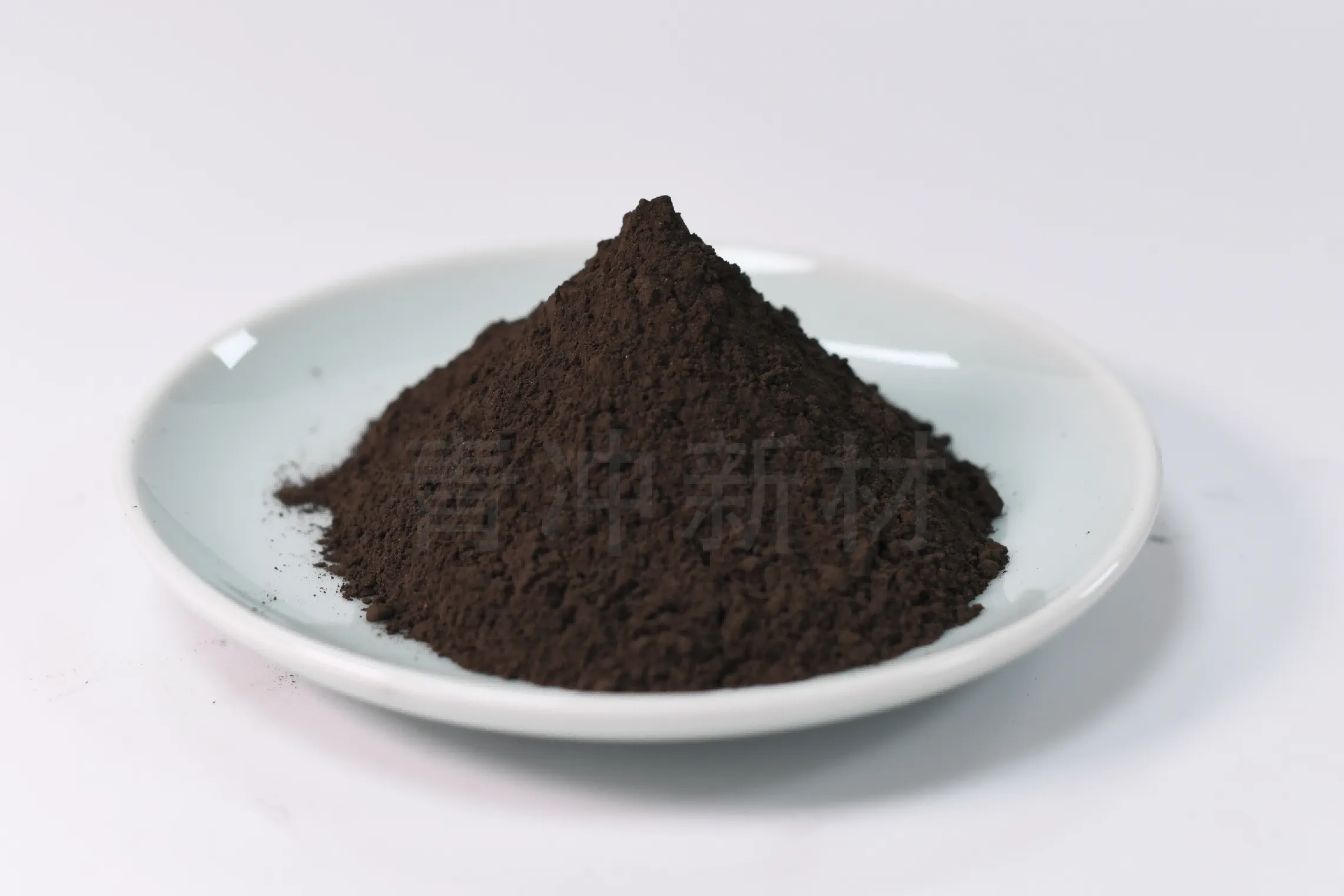 Manganoxid (MnO)3
