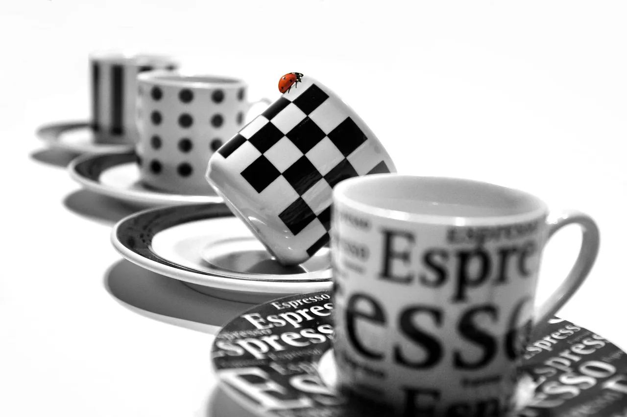 Keramik und Emaille